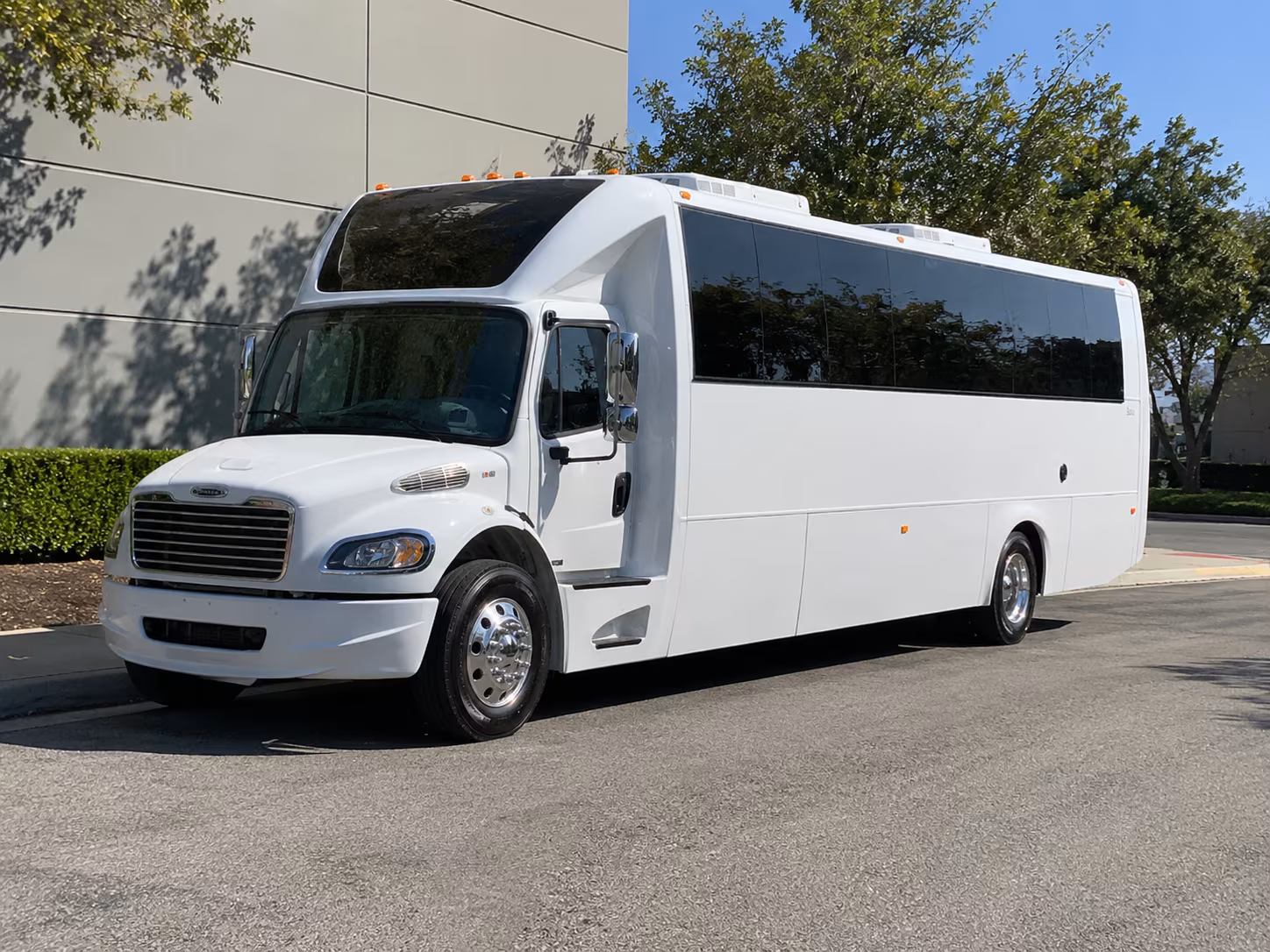 28 Passenger Party Bus Exterior